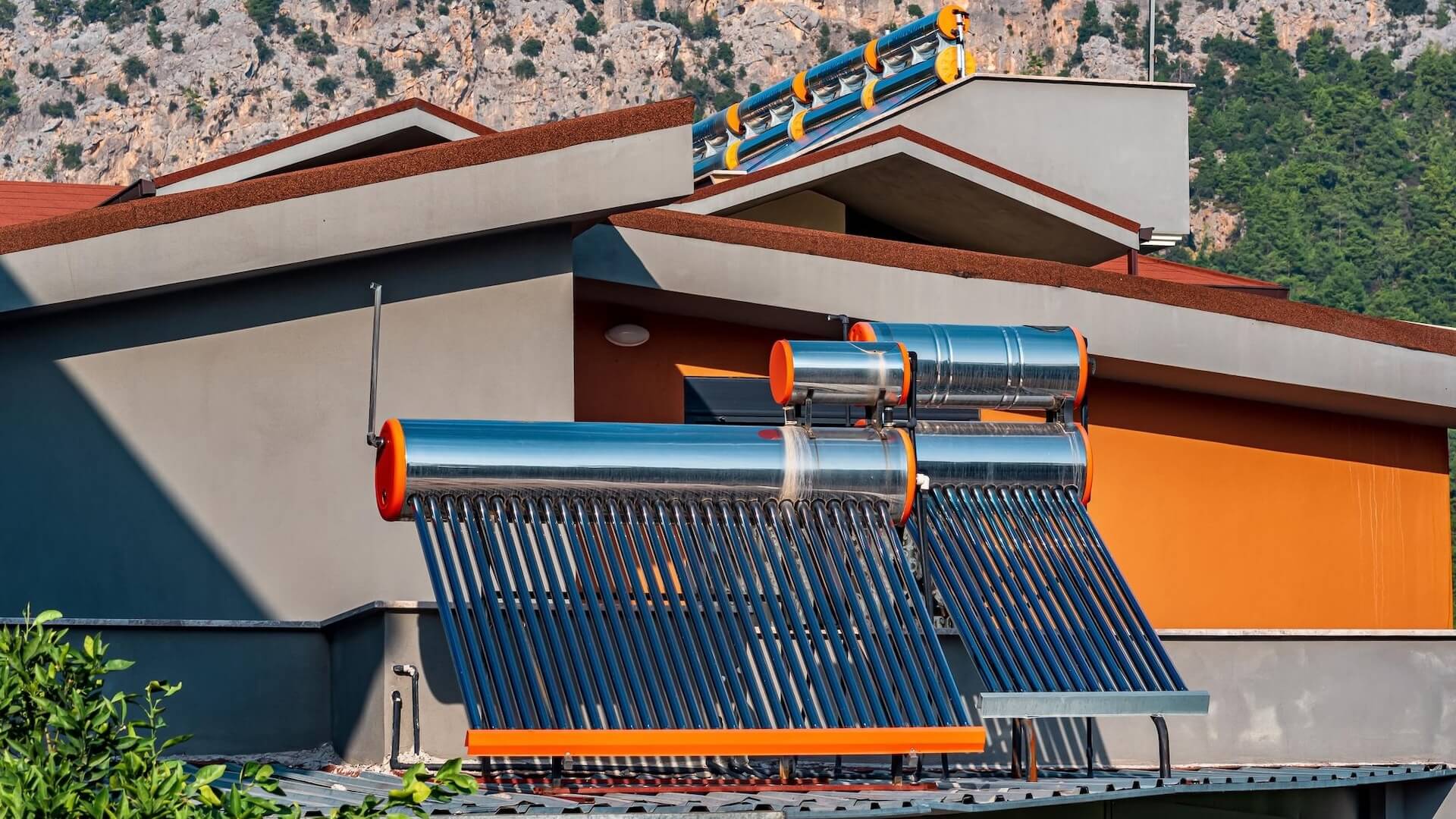 A napkollektor a napenergia hasznosításával meleg levegőt és vizet állít elő.